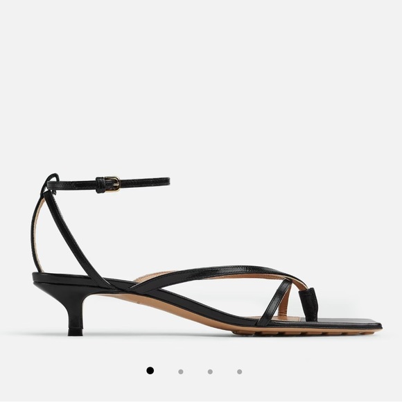 BOTTEGA VENETA
Stretch strap sandals Mid Heel 1.8”
$990 size 37  with dust bag - Picture 3 of 17